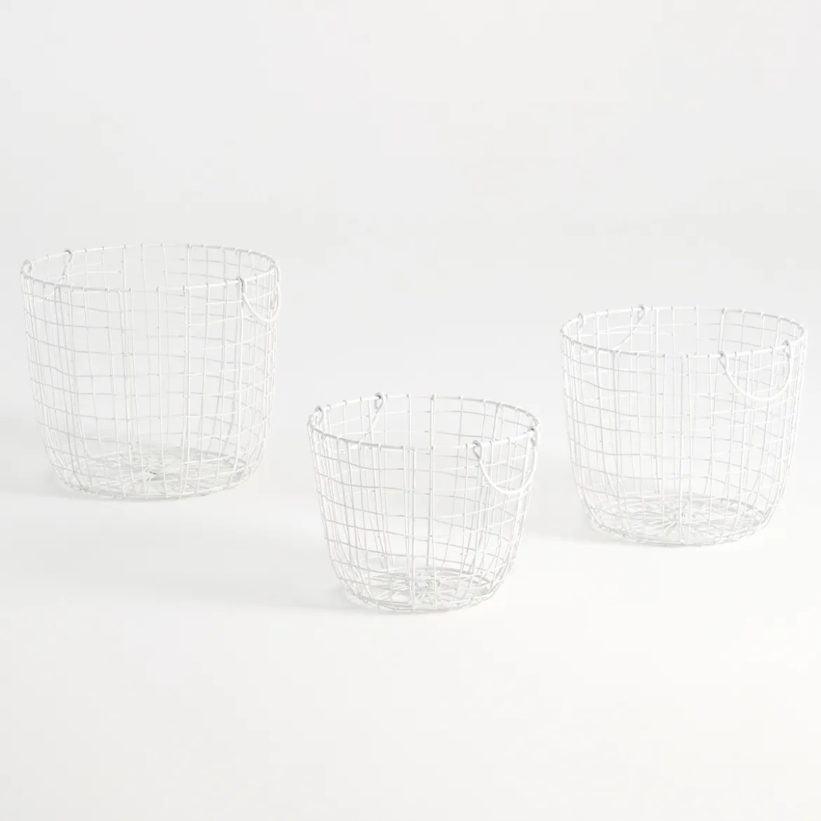 Bailey White Wire Basket