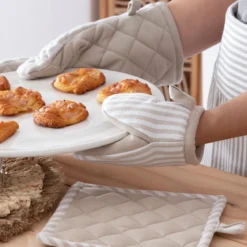 Catania Stripe Mini Oven Glove