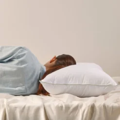 30/70 Duck Down Feather Medium Pillow