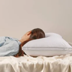 Gusseted Comfortfil Medium Firm Pillow