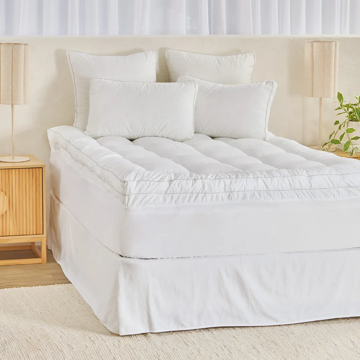 Hotel & Home Superior 2200gsm Mattress Topper