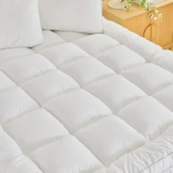 Hotel & Home Superior 2200gsm Mattress Topper