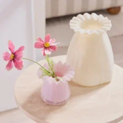 Izzy Frill Vase