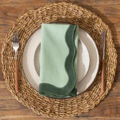 Maya Green Scalloped Napkin