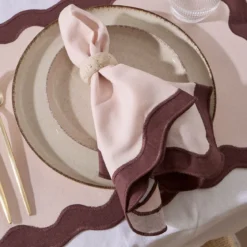 Maya Scalloped Napkin