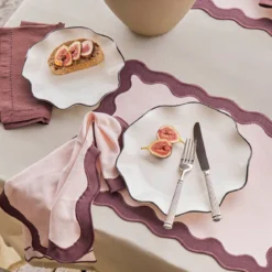 Maya Scalloped Napkin