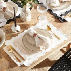 Maya Scalloped Placemat