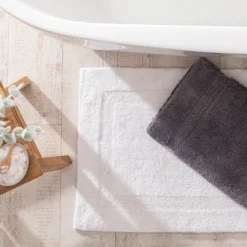 Resort Reversible Bath Mat
