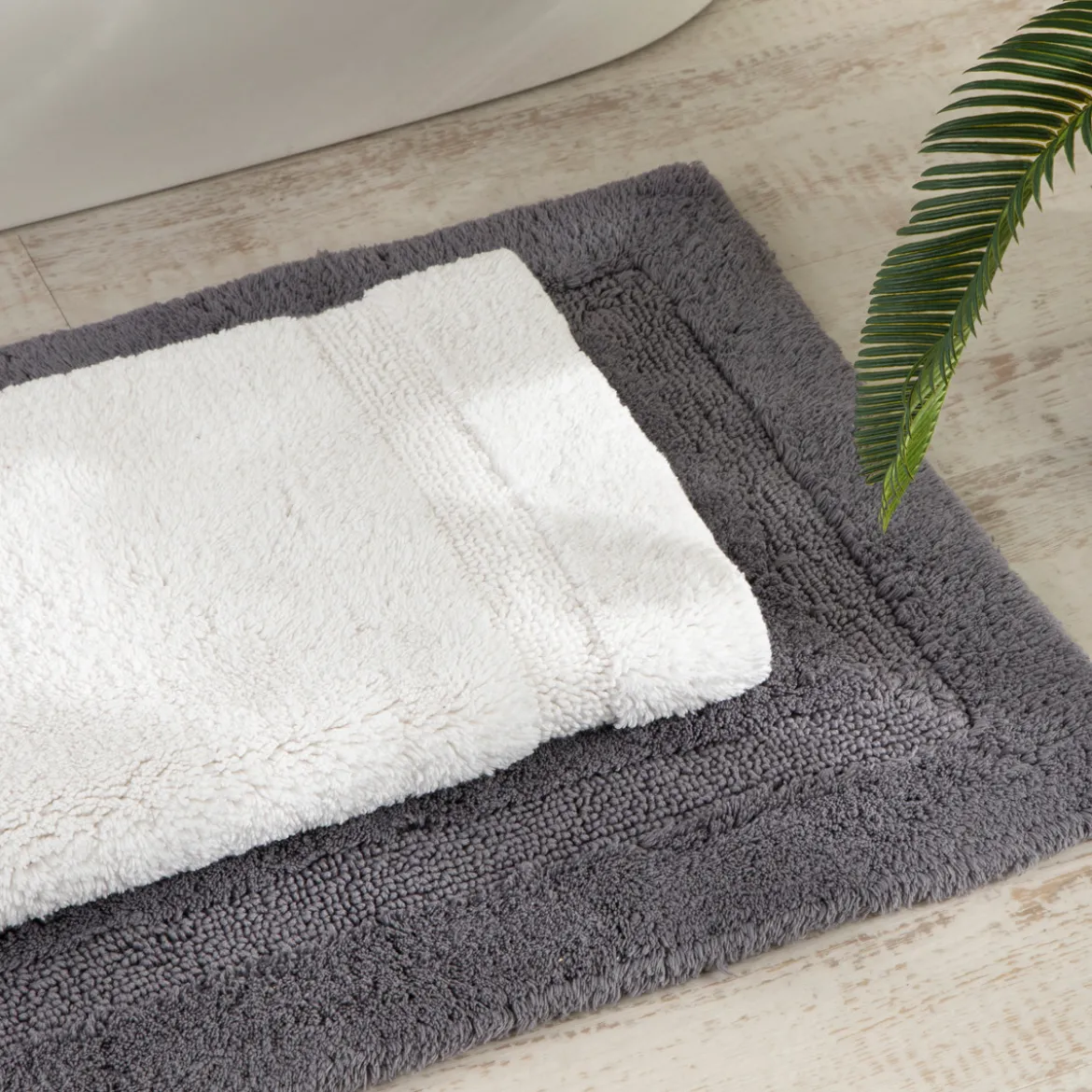 Resort Reversible Bath Mat