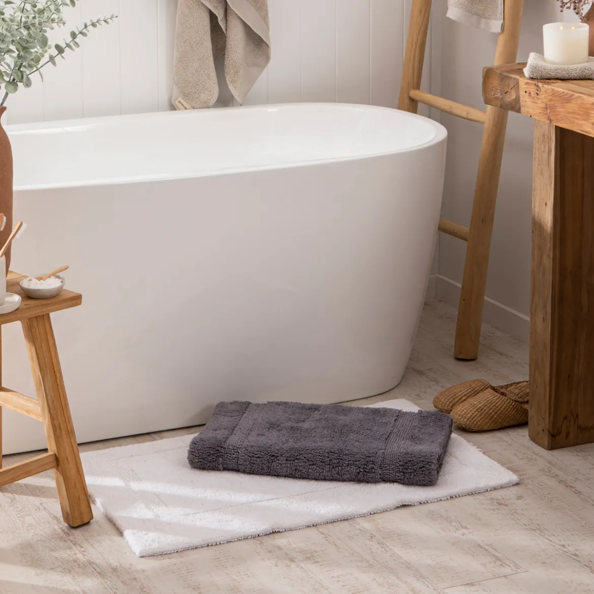 Resort Reversible Bath Mat