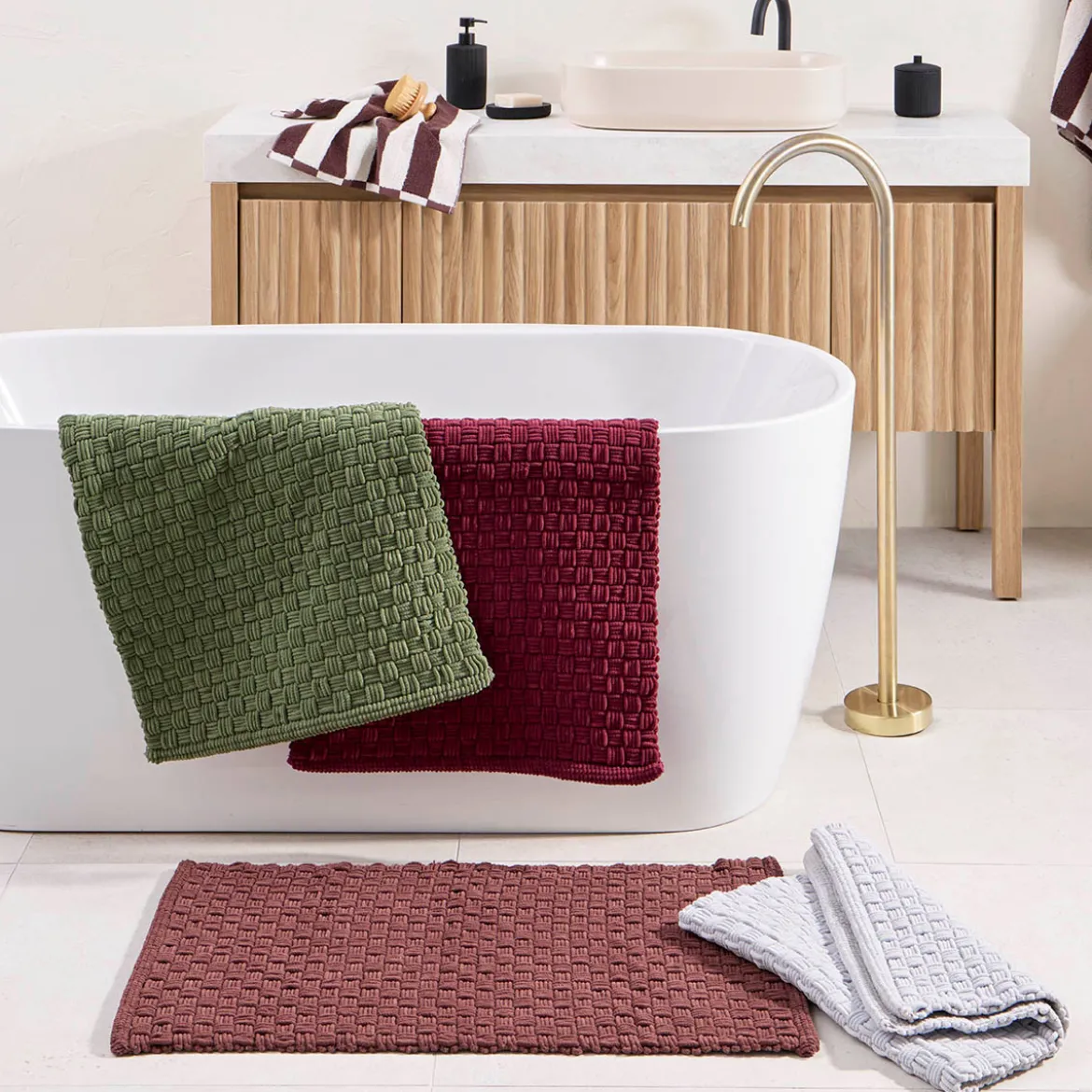 Rylee Woven Bath Mat
