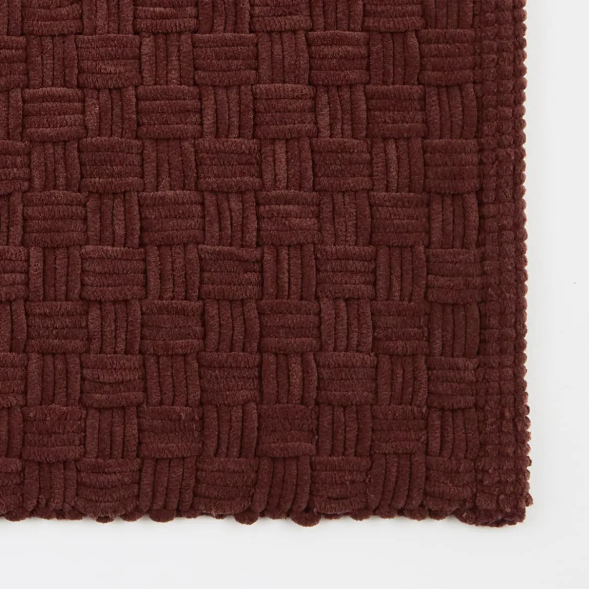 Rylee Woven Bath Runner