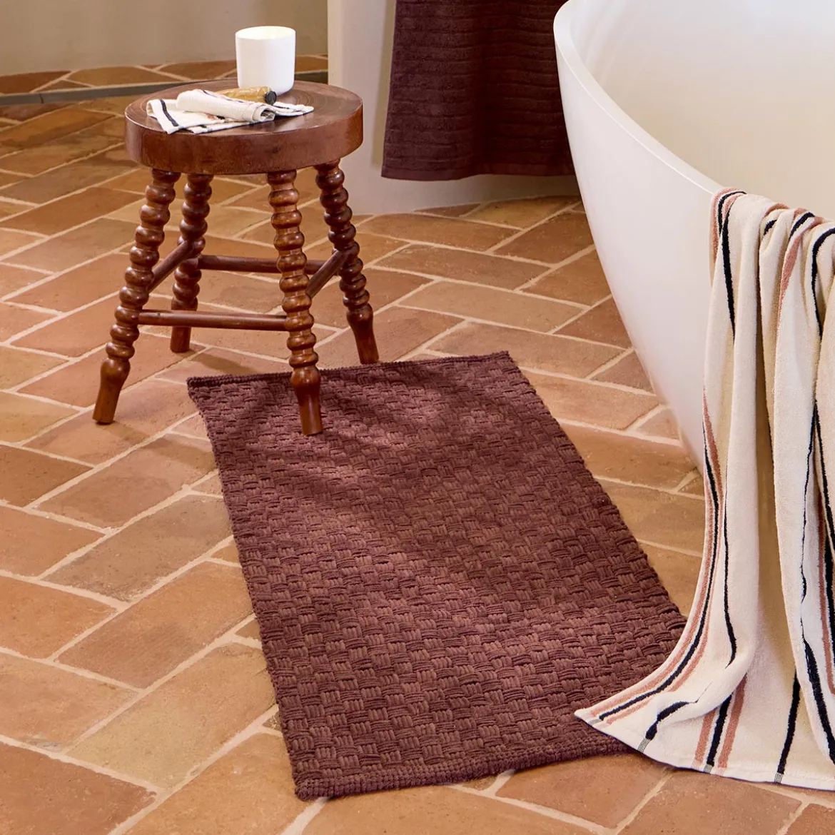 Rylee Woven Bath Runner