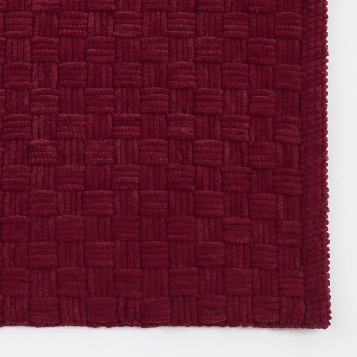 Rylee Woven Bath Runner