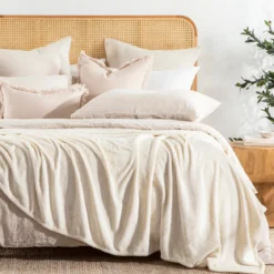 Simply The Softest 350gsm Microfibre Blanket