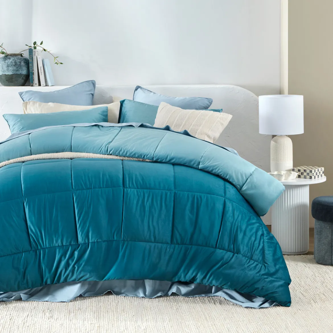 Soren Ombre Velvet Comforter Set