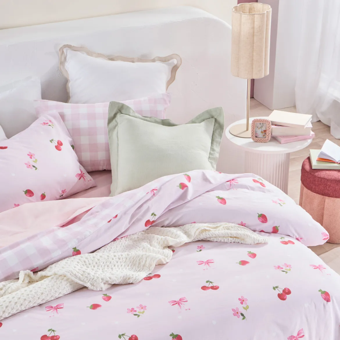 Strawberry Fields Reversible Quilt Cover Set