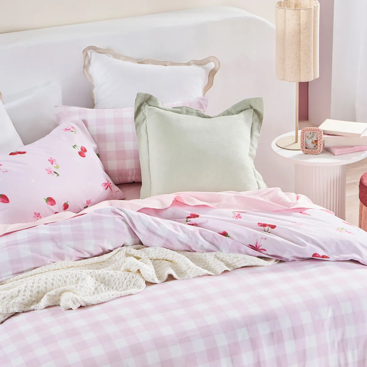 Strawberry Fields Reversible Quilt Cover Set