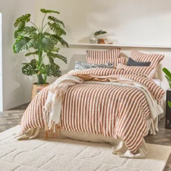 Syanno Wool Floor Rug