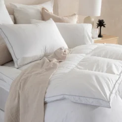 Year Round 90/10 Goose Down Quilt
