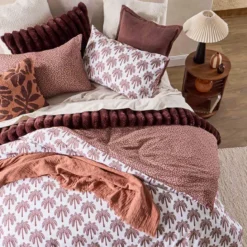 Zuri Palm Reversible Quilt Cover Set